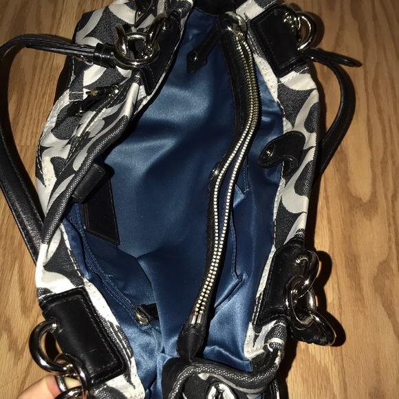 Coach Handbag - Picture 3 of 8